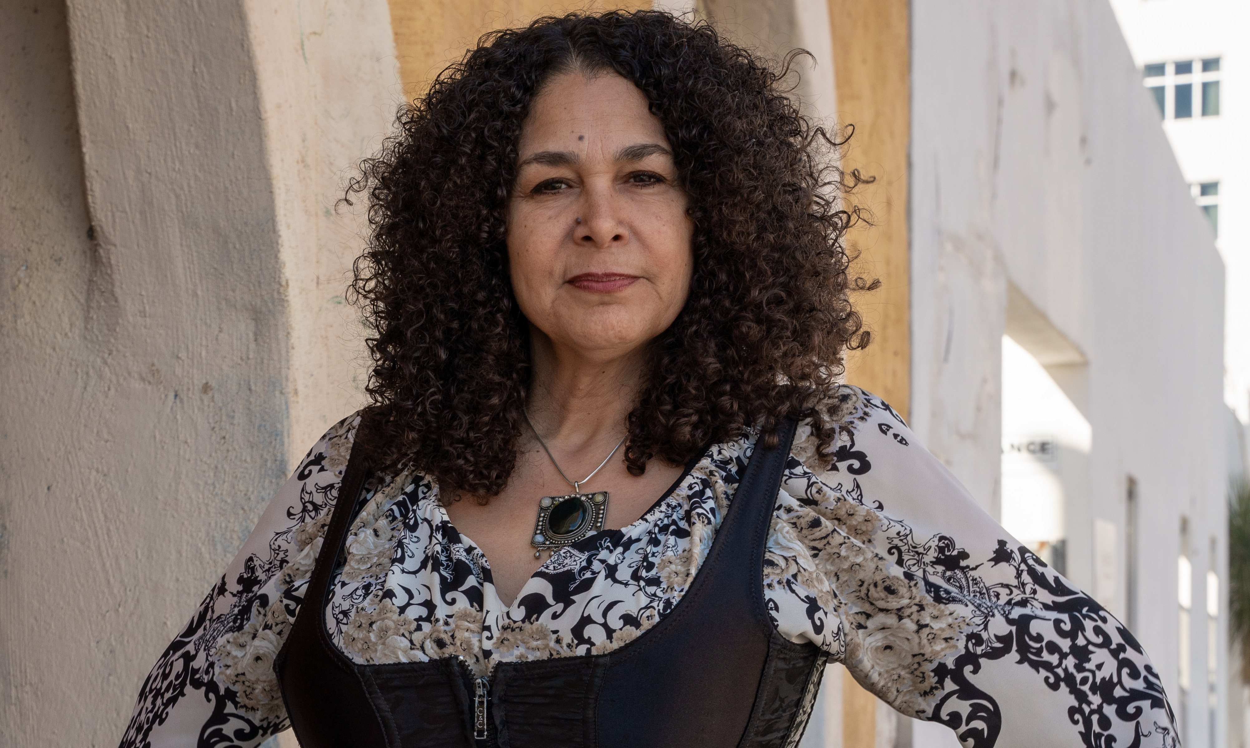 Amy front-facing with perfect hair.